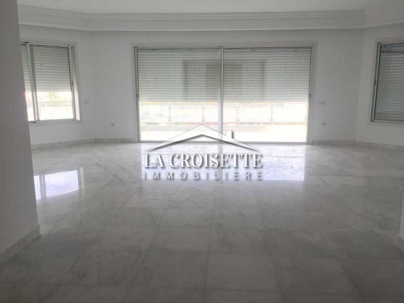 Appartement S+4 avec chambre de service aux Berges du Lac 2